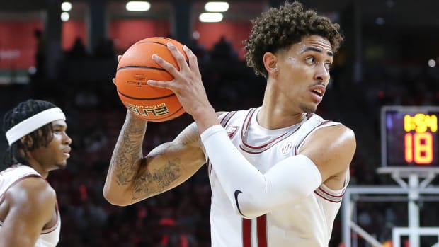 Arkansas Razorbacks Jalen Graham during a game with the Georgia Bulldogs.